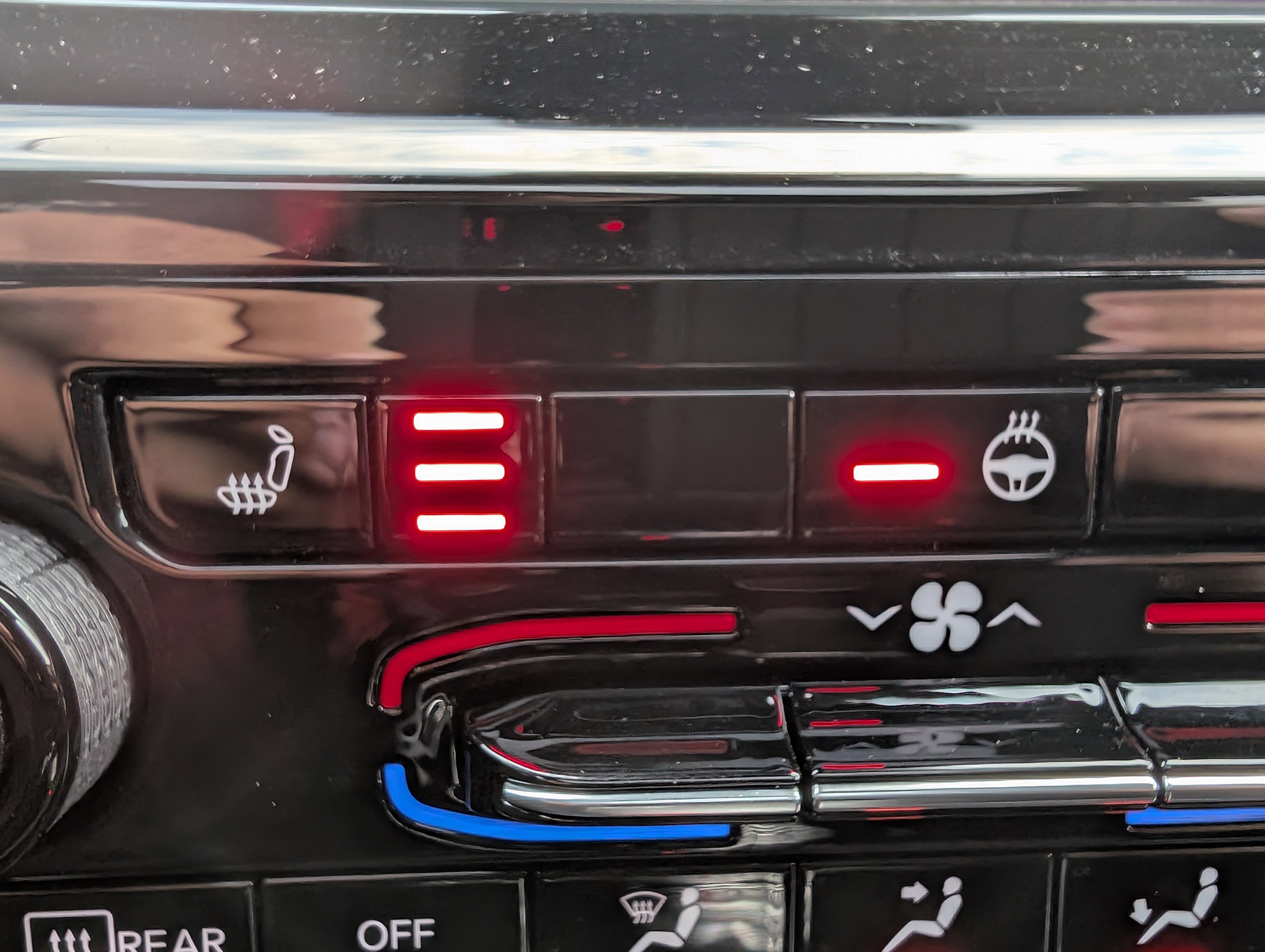 Used 2024 Jeep Grand Cherokee Altitude image 30