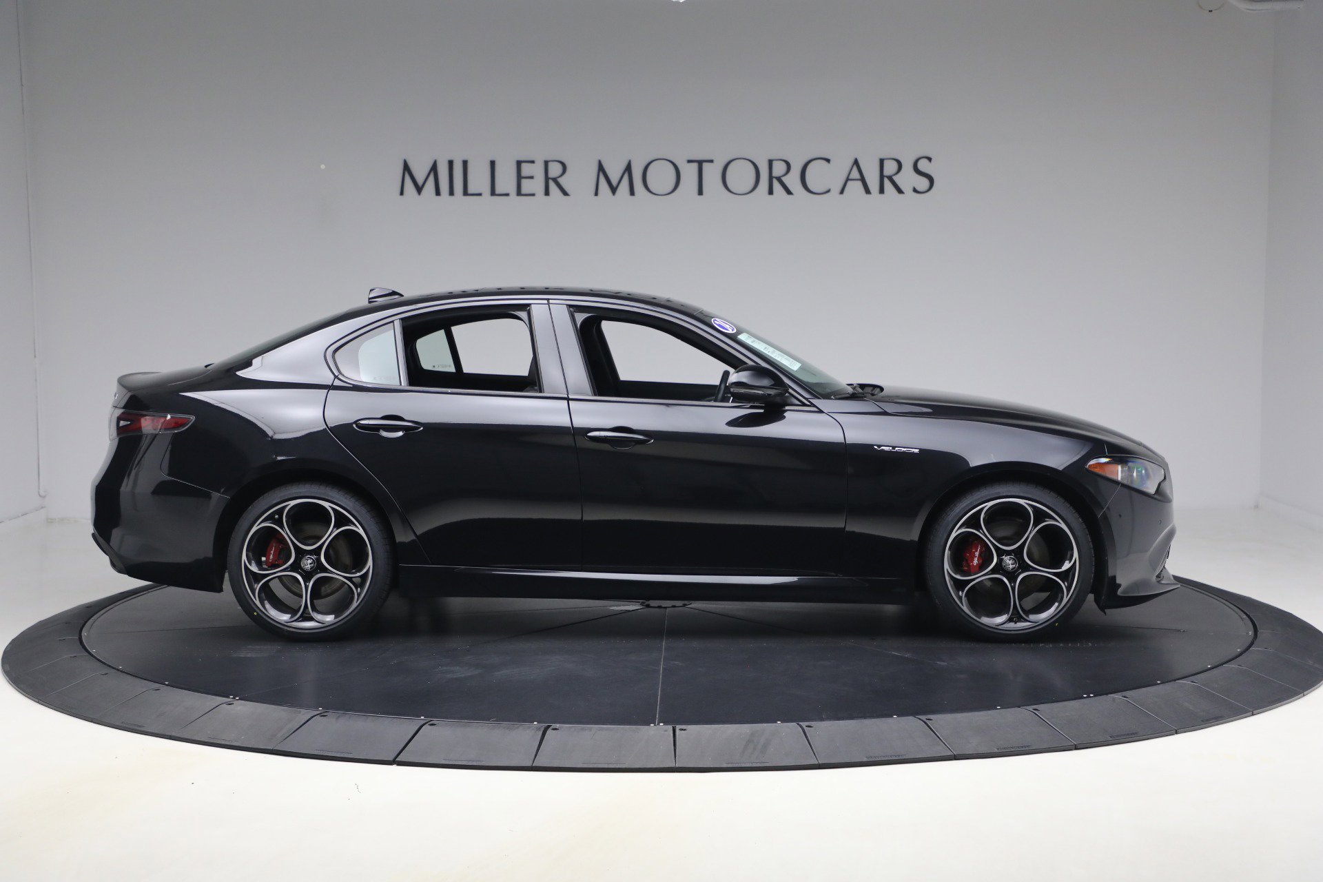 Used 2024 Alfa Romeo Giulia Veloce image 9