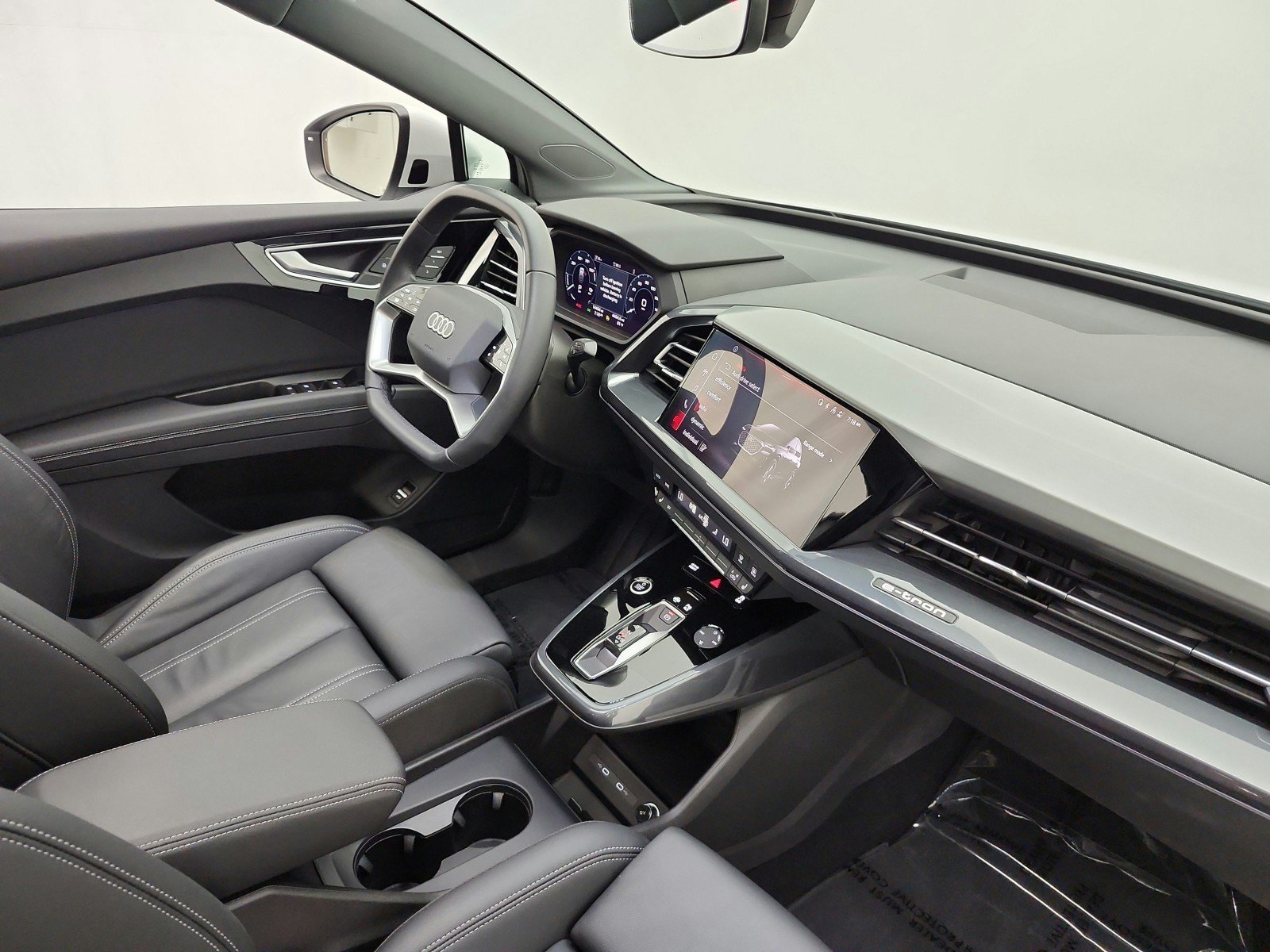 Used 2023 Audi Q4 e-tron Premium w/ Convenience Package AWD/4WD image 18