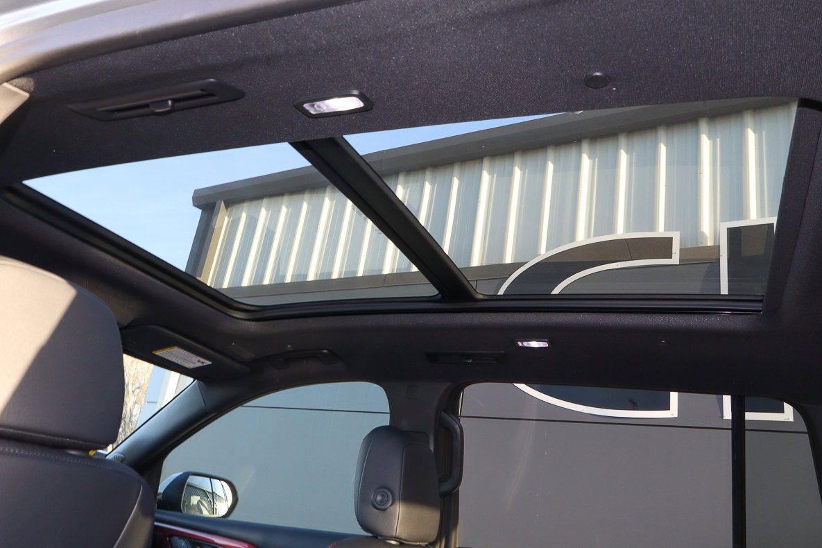 Used 2025 Chevrolet Traverse RS w/ LPO, Floor Liner Package image 9