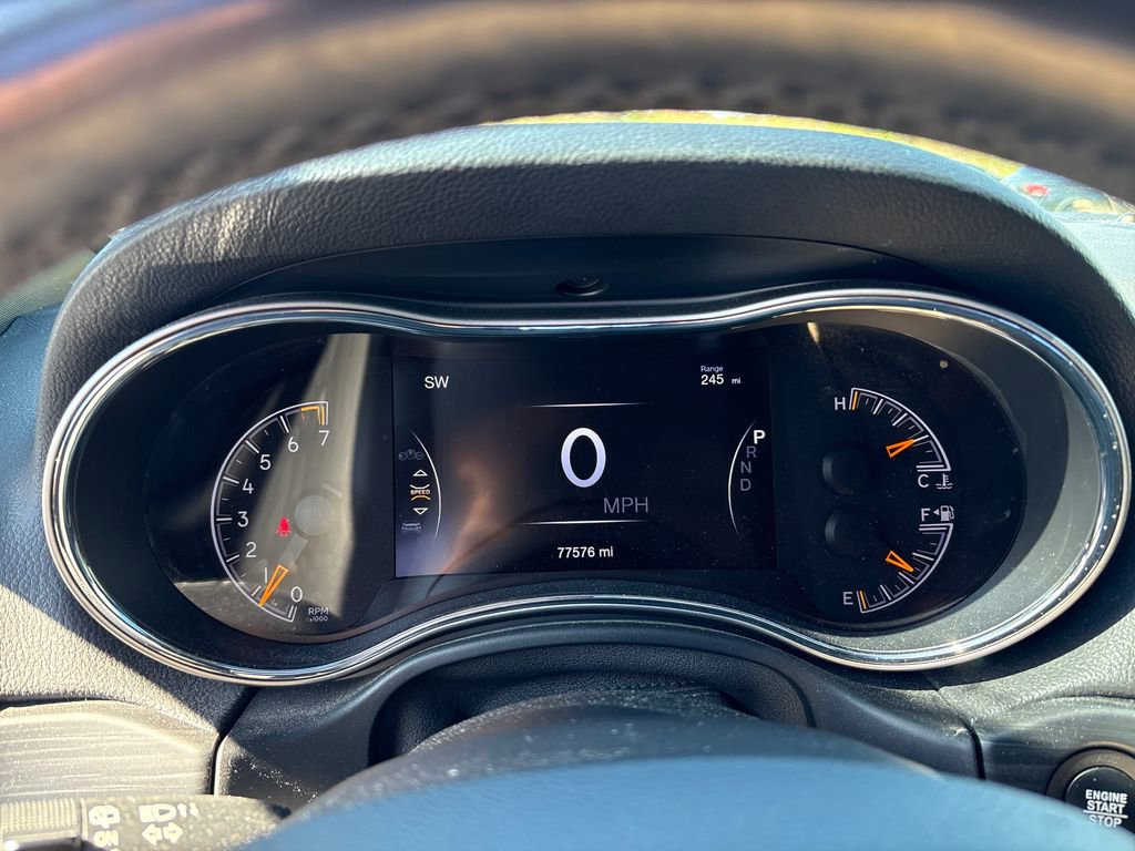 Used 2019 Jeep Grand Cherokee Altitude AWD/4WD image 12