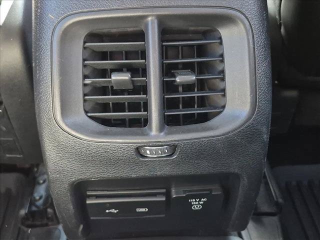Used 2019 Jeep Cherokee Limited FWD image 16