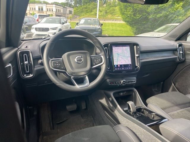 Used 2023 Volvo XC40 Recharge Ultimate w/ Protection Package Premier AWD/4WD image 19