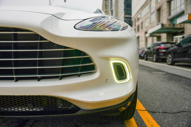 Used 2021 Aston Martin DBX image 64