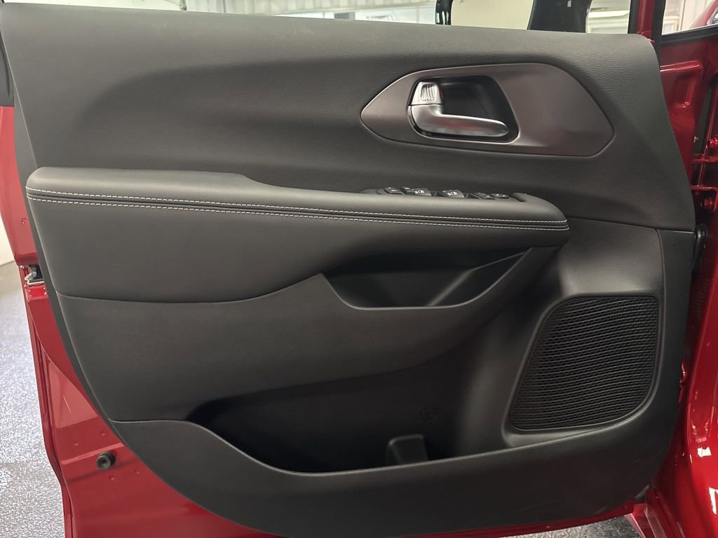 New 2026 Chrysler Voyager LX image 15