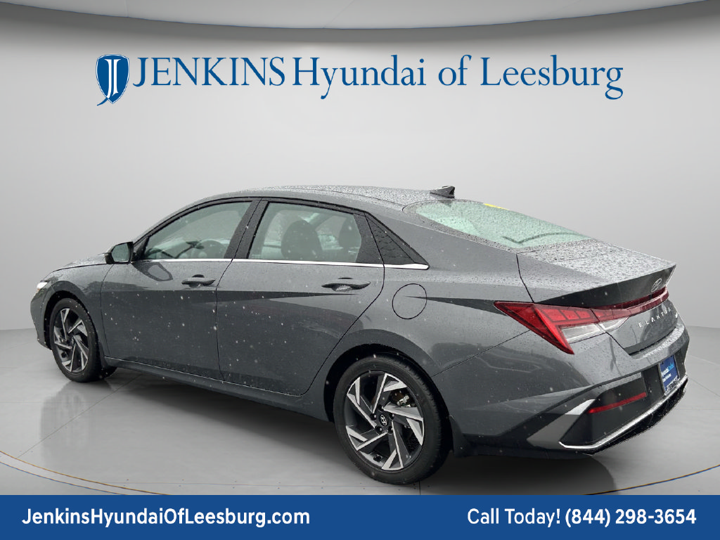 Certified 2024 Hyundai Elantra Limited FWD image 7