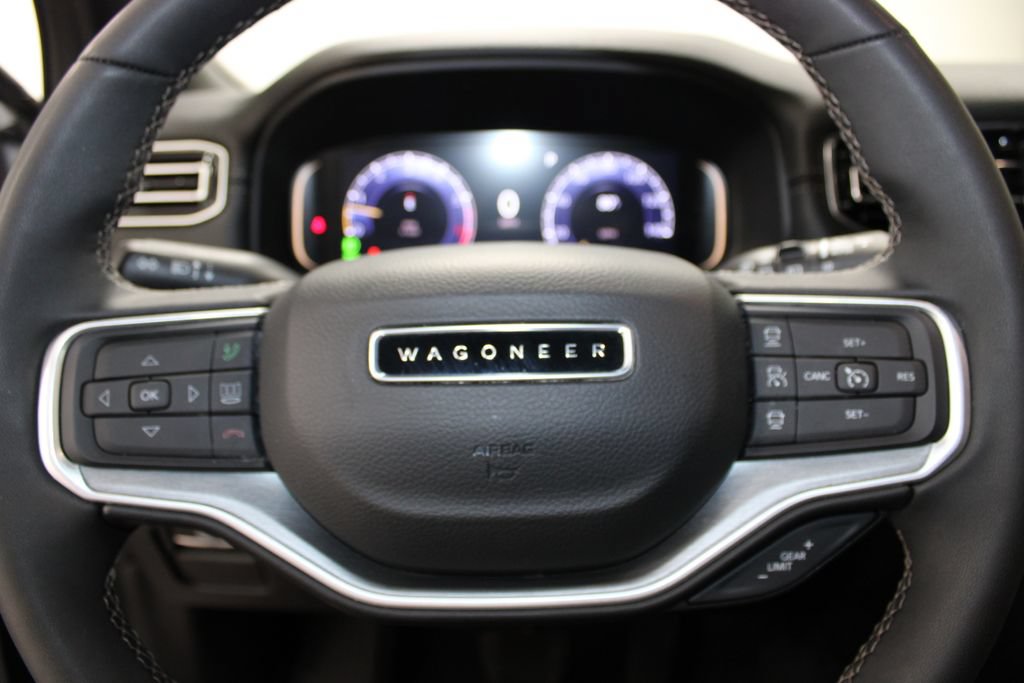 Used 2025 Jeep Wagoneer Series II w/ 8-Passenger Seating Package AWD/4WD image 44