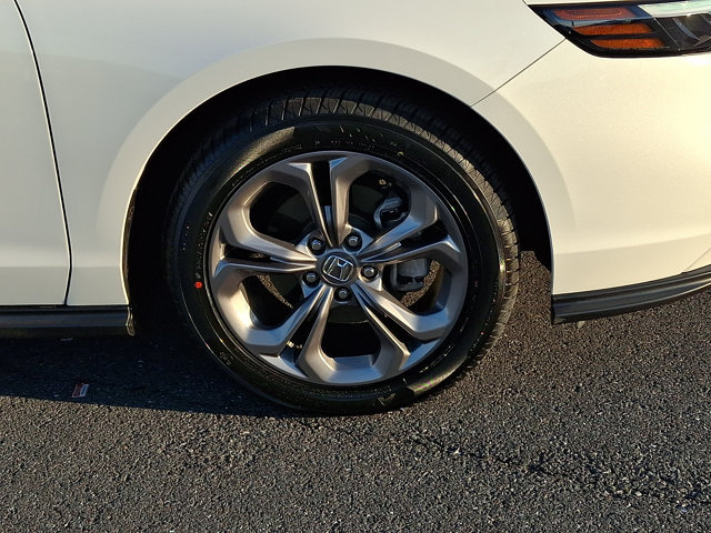 Certified 2024 Honda Accord EX image 9