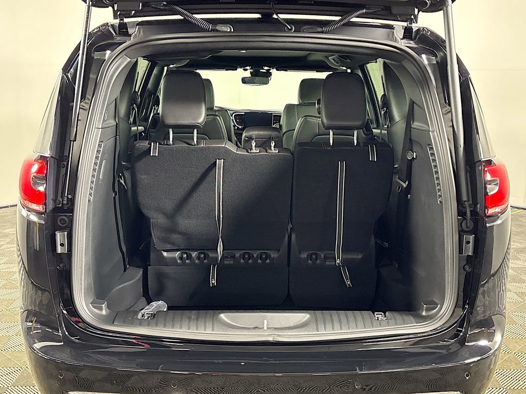 New 2026 Chrysler Pacifica Select image 20