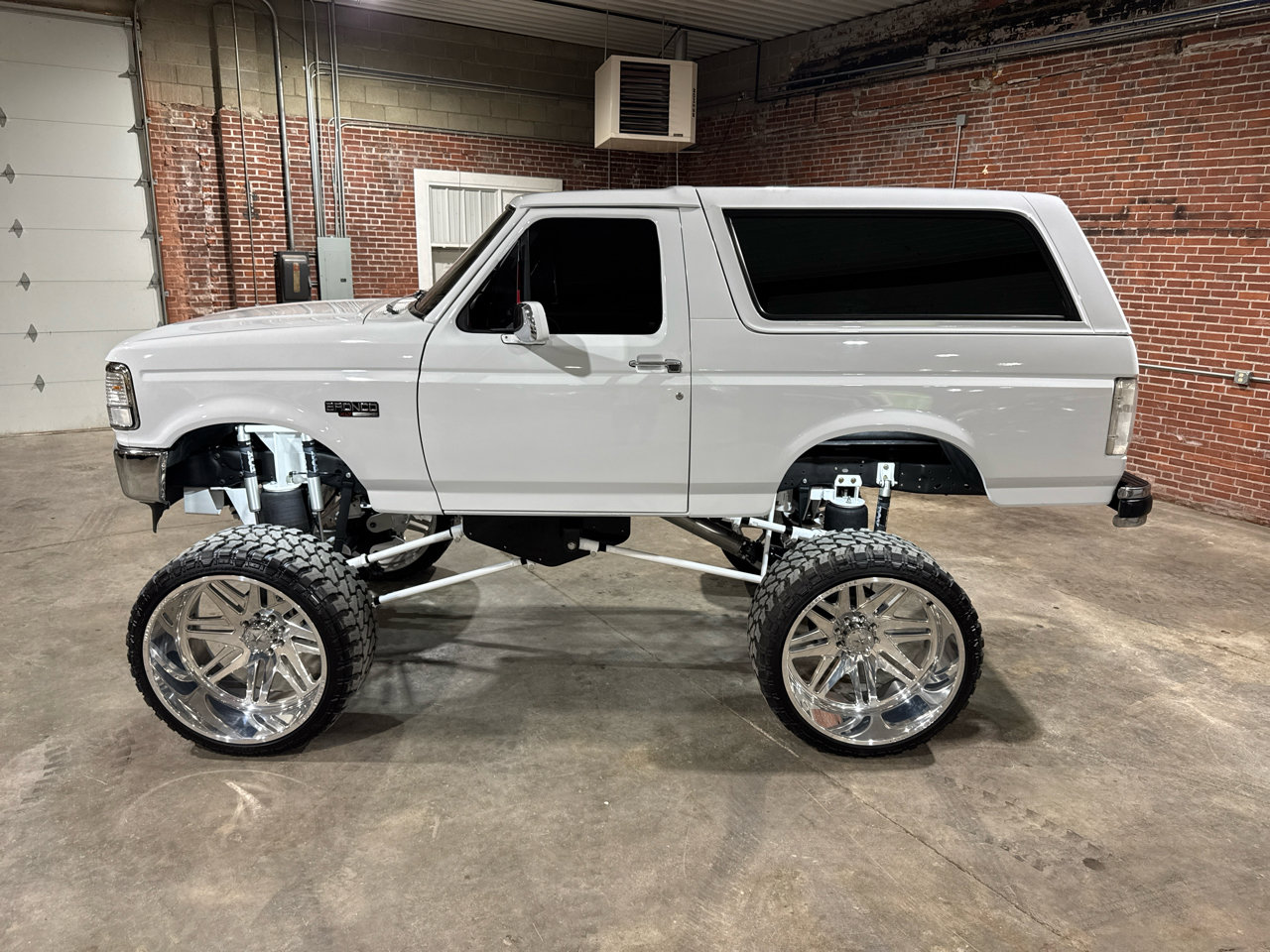 Used 1994 Ford Bronco XLT image 27