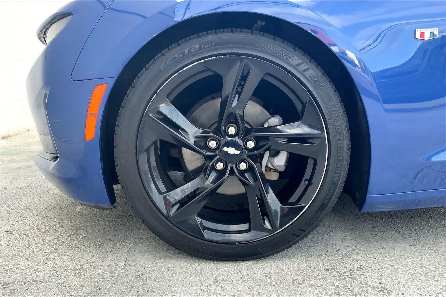 Used 2019 Chevrolet Camaro LT RWD image 8