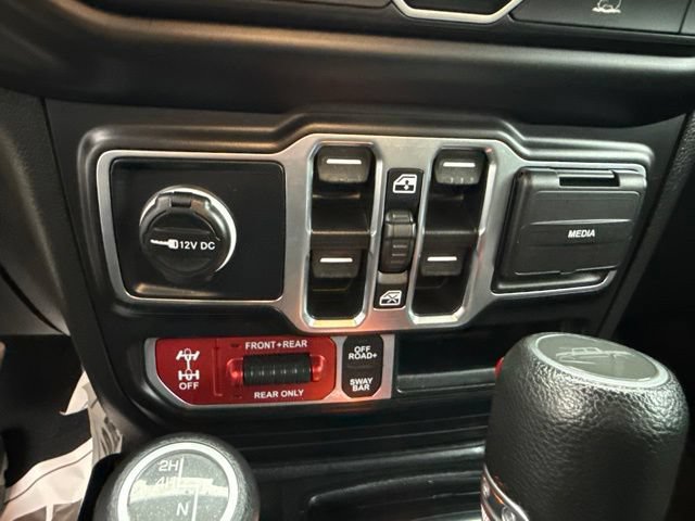 Used 2021 Jeep Gladiator Rubicon w/ Cold Weather Group AWD/4WD image 20