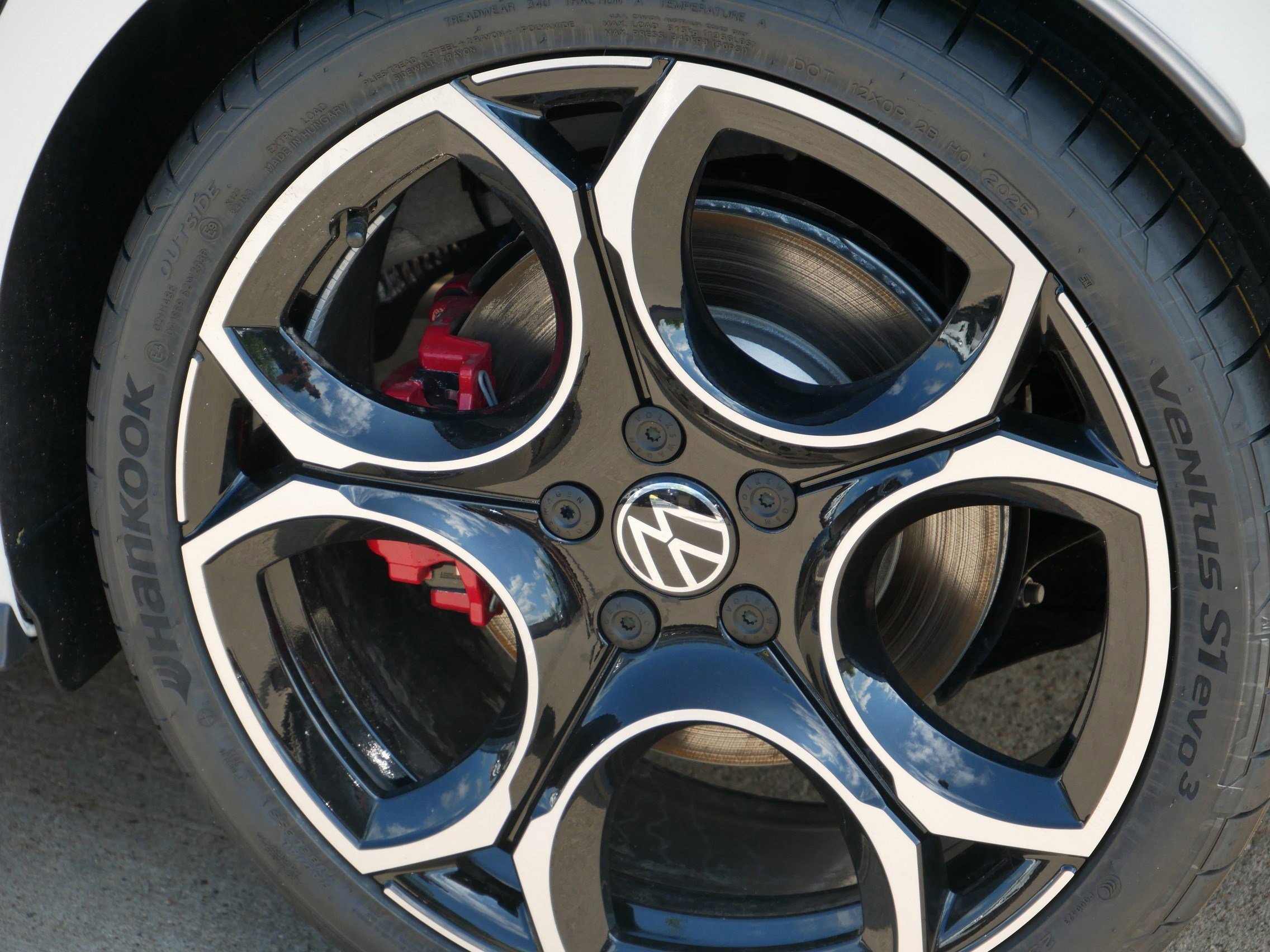 New 2026 Volkswagen GTI Autobahn image 3