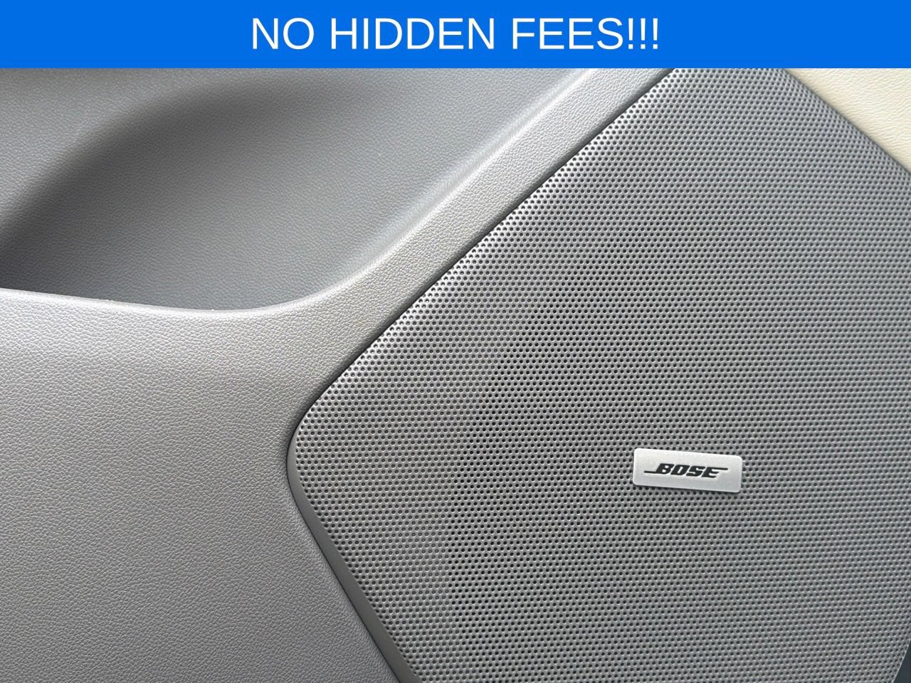 Used 2025 Cadillac XT6 Premium Luxury w/ LPO, Floor Liner Package FWD image 11