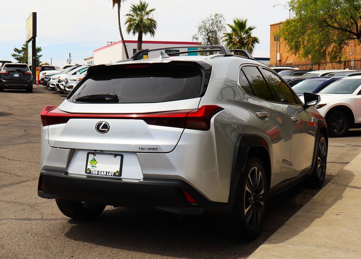 Used 2019 Lexus UX 200 w/ Premium Package FWD image 13