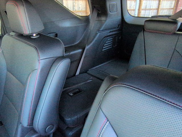 New 2026 Chevrolet Traverse Z71 w/ Driver Confidence Package image 35