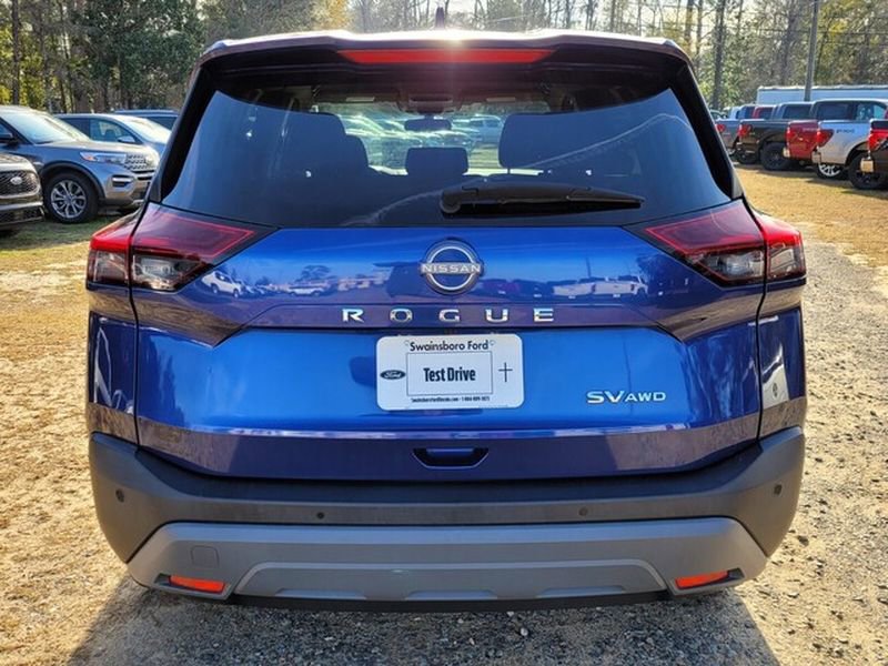 Used 2023 Nissan Rogue SV image 9