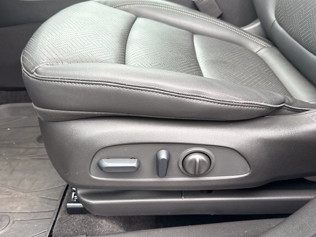 Certified 2023 Buick Encore GX Essence w/ Experience Buick Package AWD/4WD image 15