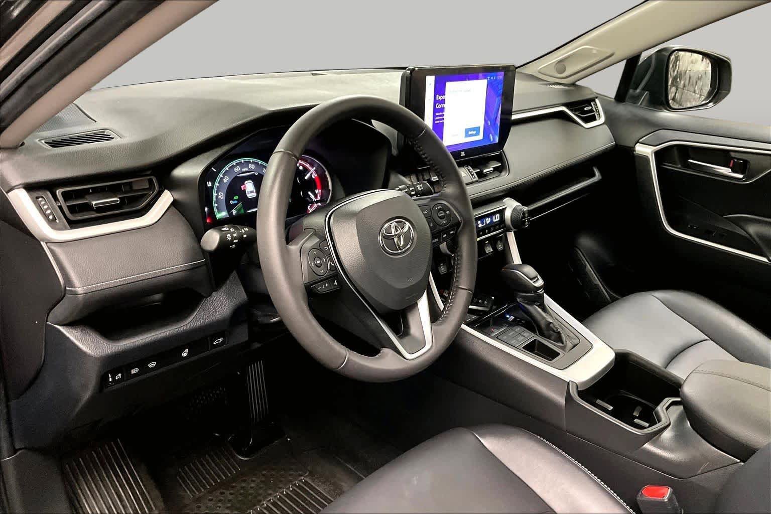 Used 2023 Toyota RAV4 XLE Premium AWD/4WD image 17