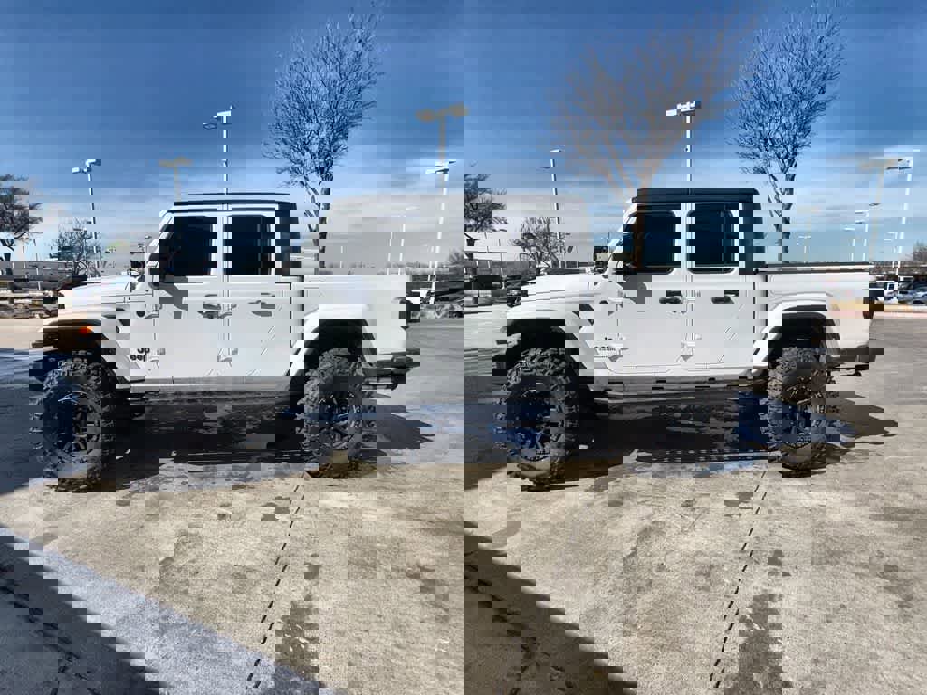 Used 2021 Jeep Gladiator Sport AWD/4WD image 3