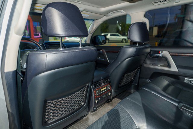 Used 2013 Toyota Land Cruiser image 21
