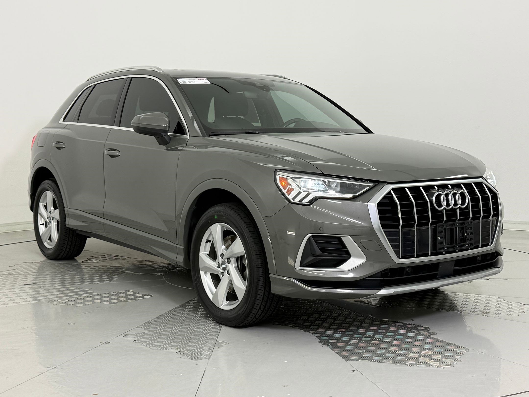 Used 2020 Audi Q3 2.0T Premium Plus w/ Premium Plus Package image 7