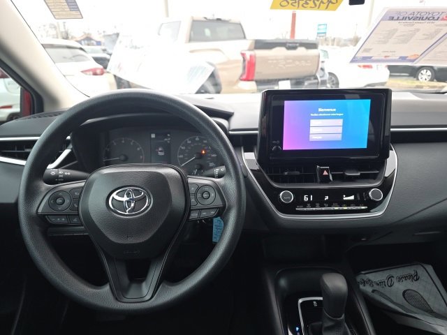 Used 2025 Toyota Corolla LE image 11