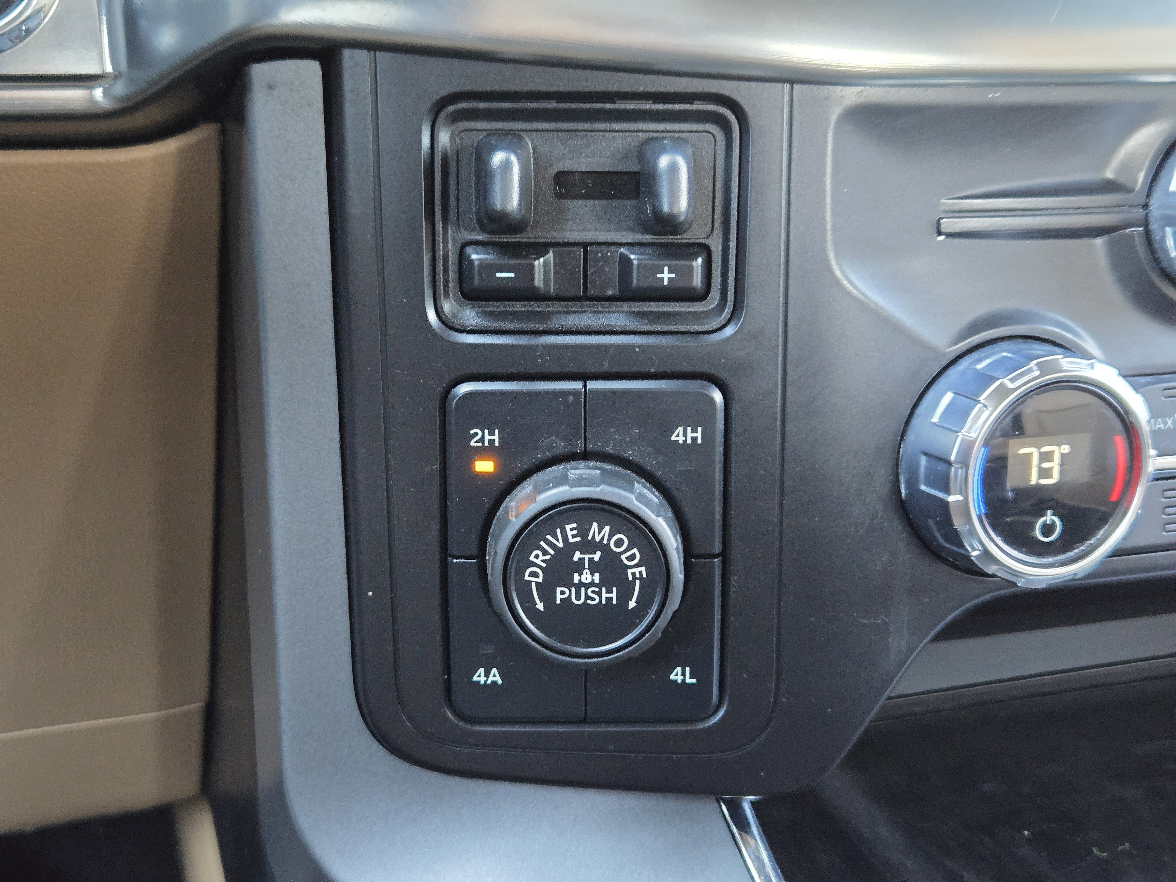 Used 2021 Ford F150 Lariat w/ Max Trailer Tow Package image 22