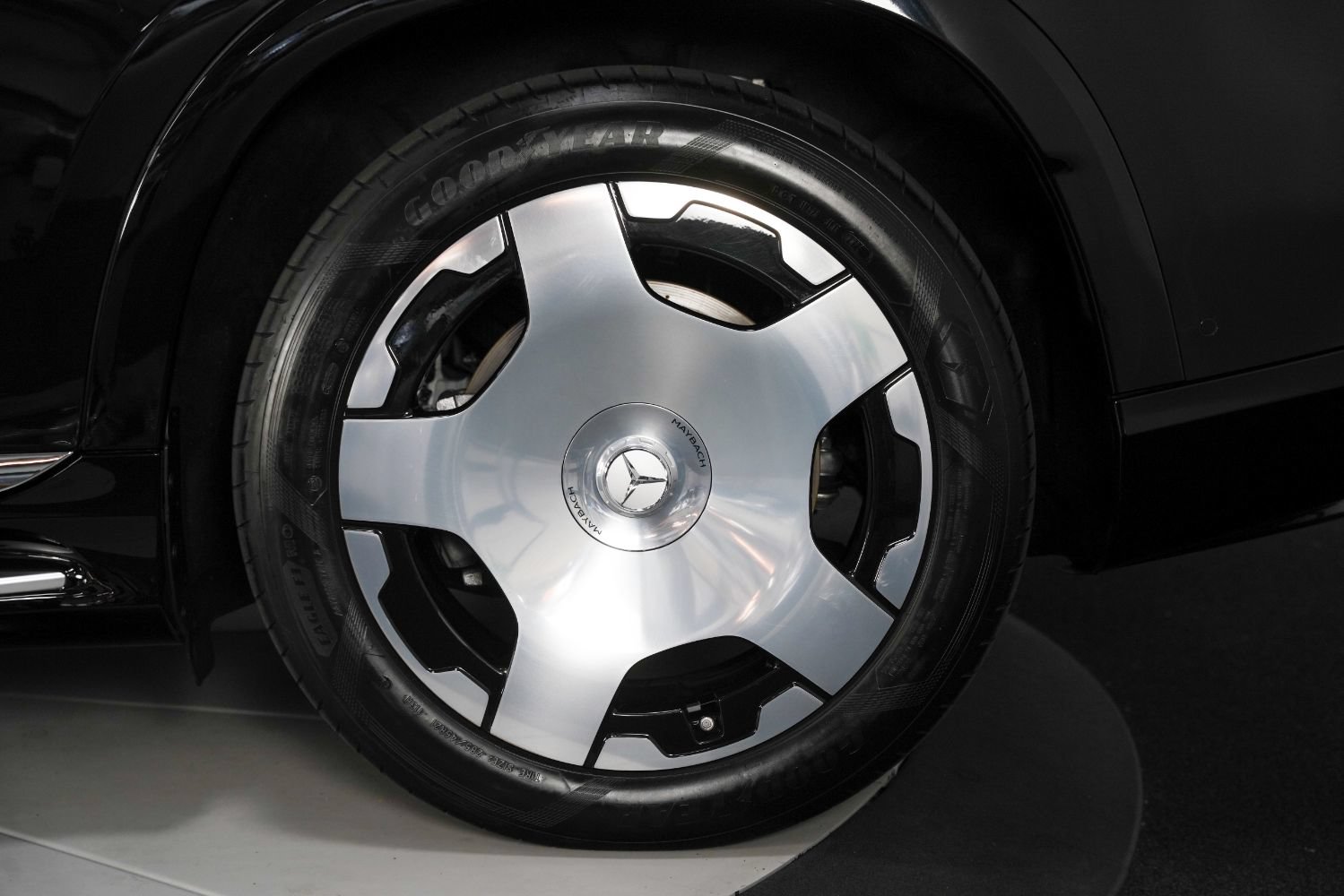 Used 2025 Mercedes-Benz Maybach EQS 680 4MATIC image 18