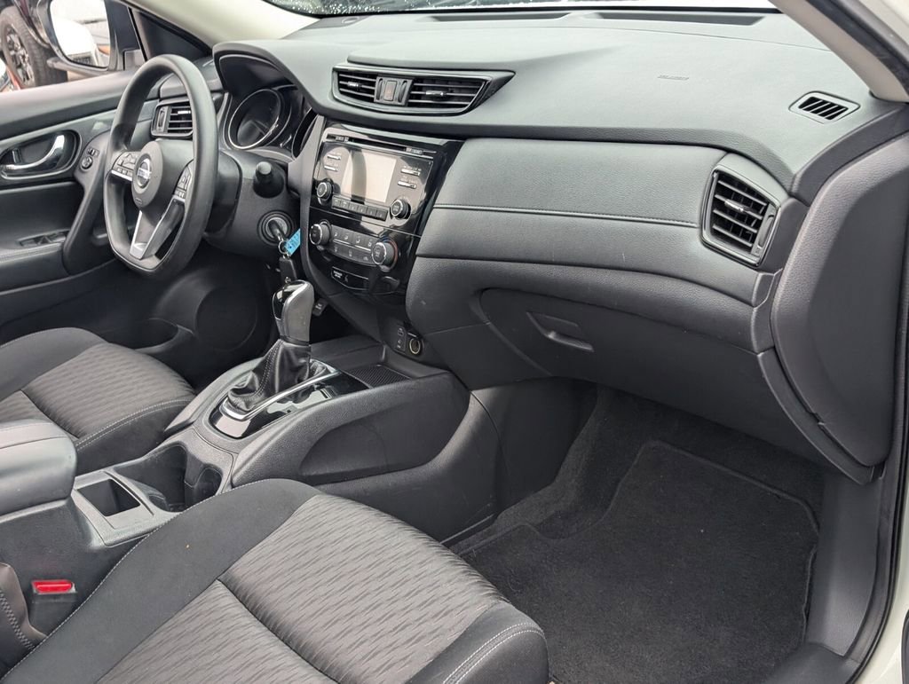 Used 2017 Nissan Rogue S image 15
