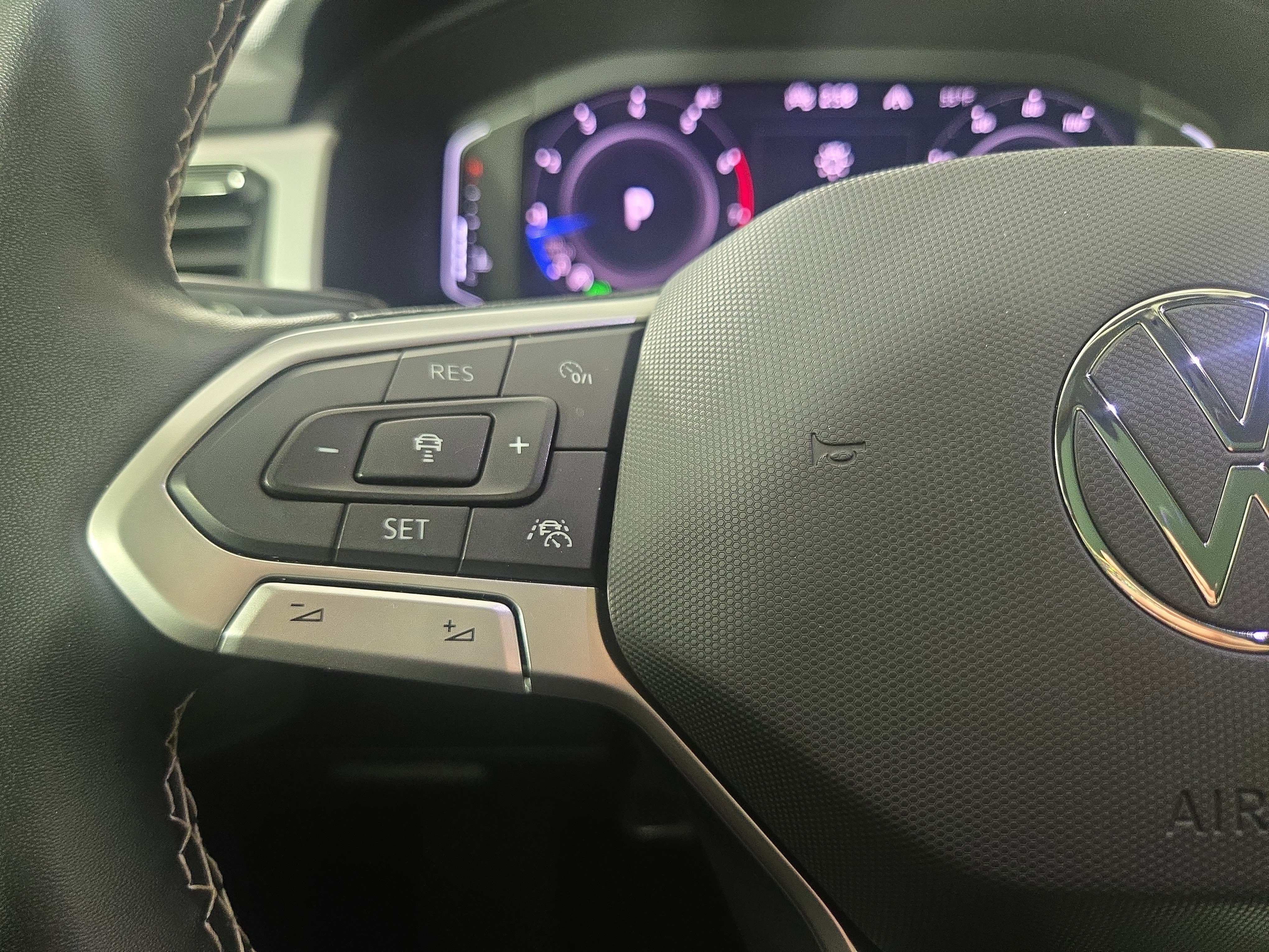 Used 2022 Volkswagen Atlas SEL image 16