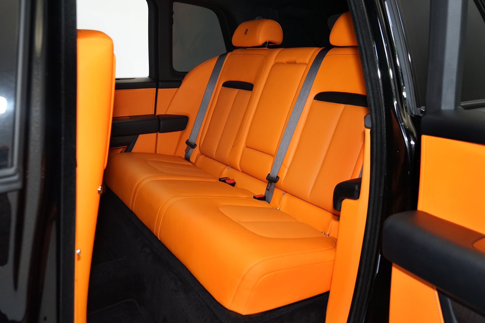 Used 2024 Rolls-Royce Cullinan AWD/4WD image 23