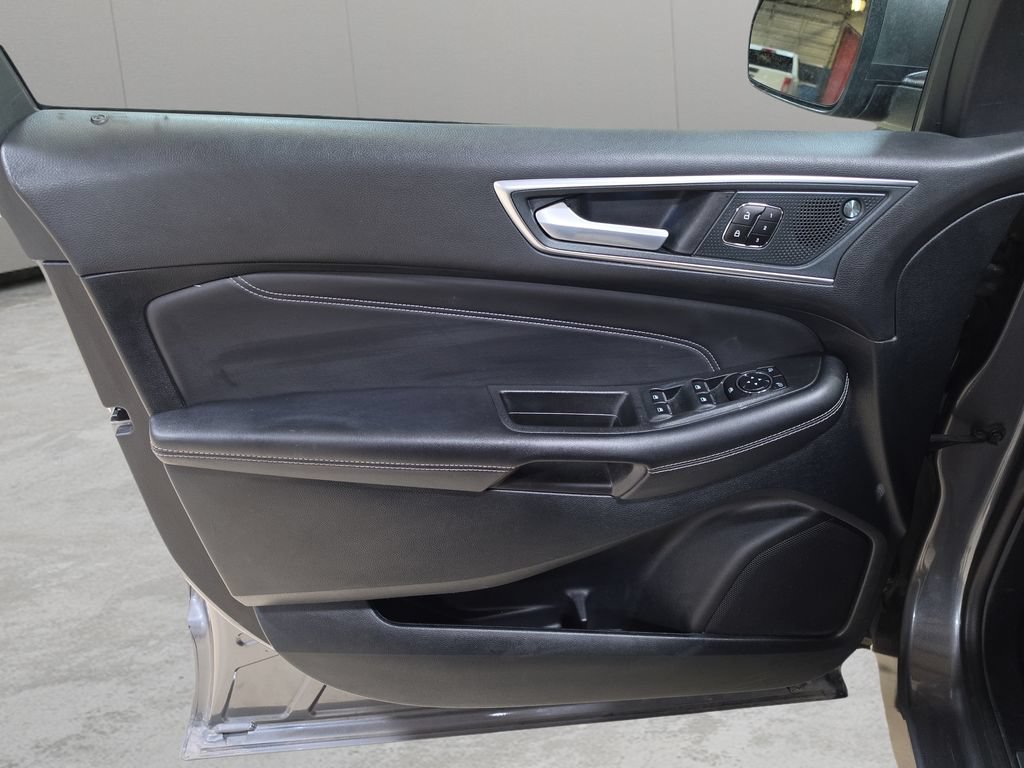 Used 2024 Ford Edge Titanium AWD/4WD image 13