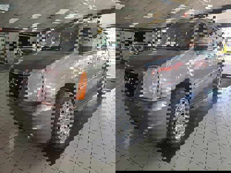 Used 2012 GMC Yukon XL SLT RWD image 1