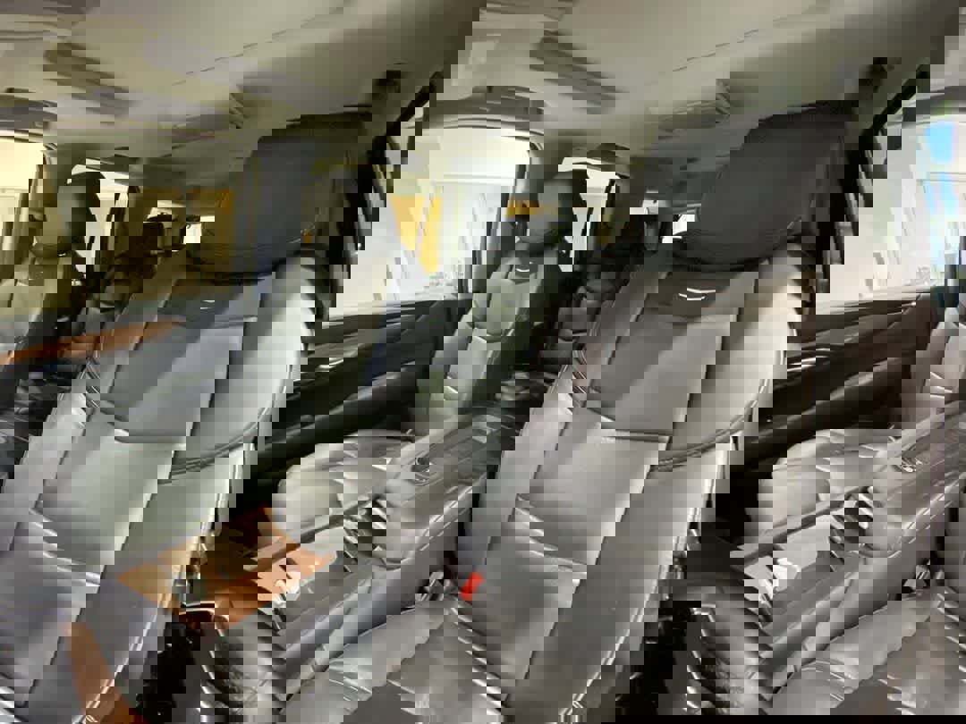 Used 2018 Cadillac Escalade Luxury image 13