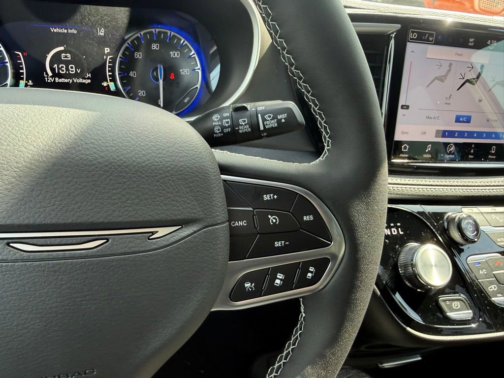 New 2027 Chrysler Pacifica Select FWD image 16