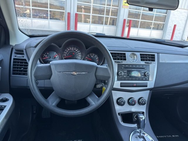Used 2010 Chrysler Sebring Touring image 13