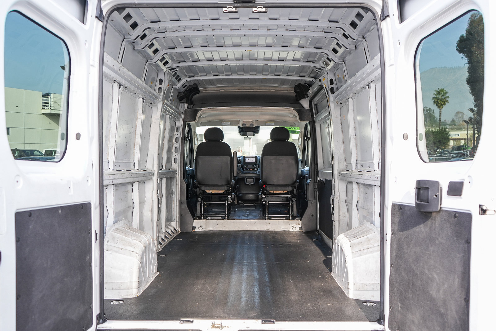 Used 2023 RAM ProMaster 2500 image 23