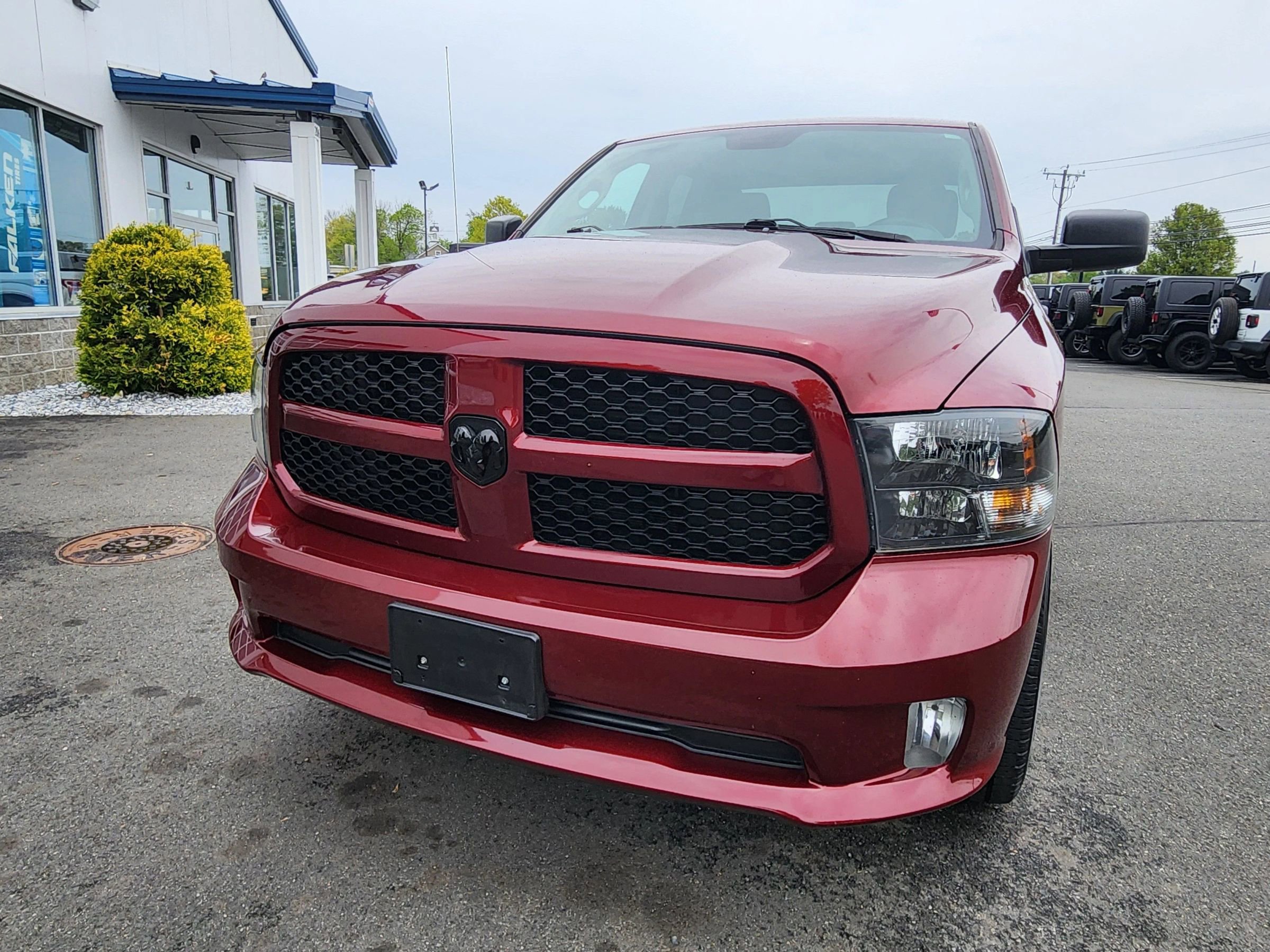 Used 2019 RAM 1500 Express w/ Express Value Package AWD/4WD image 4