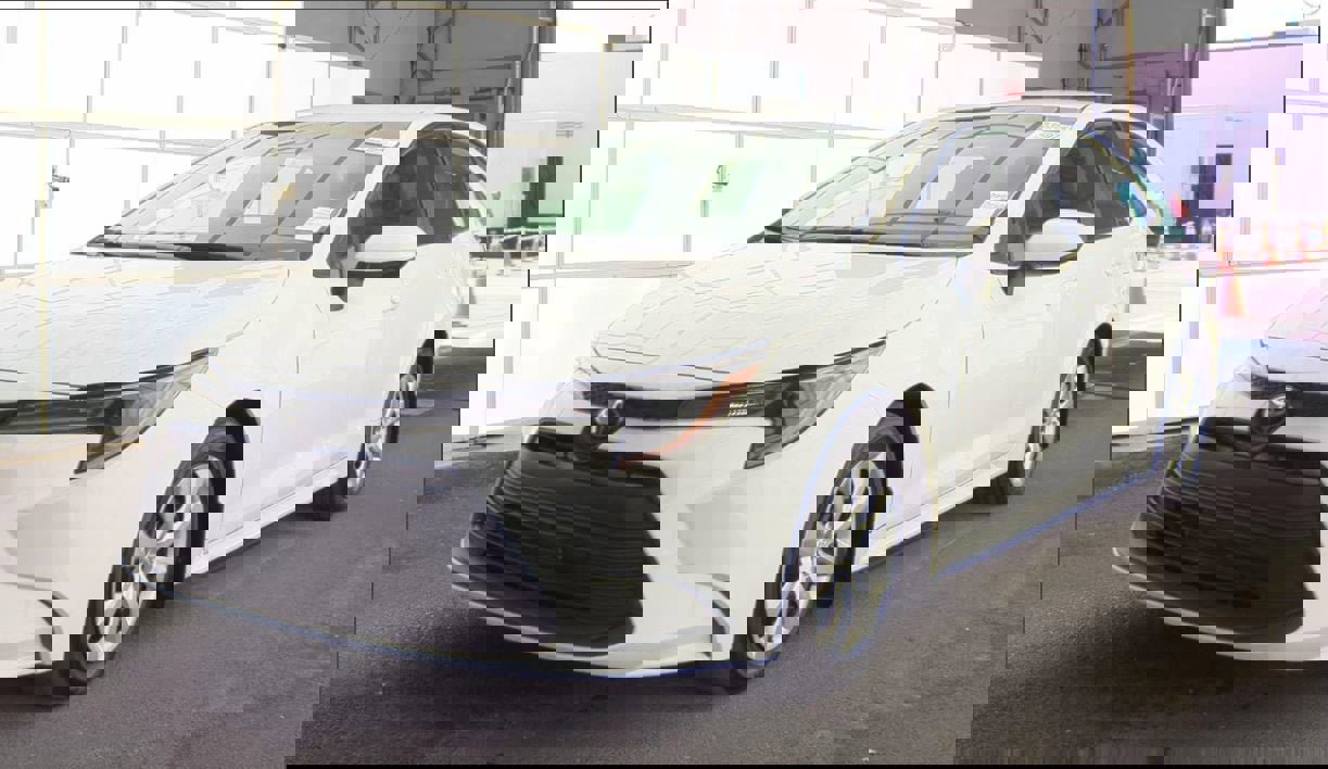 Used 2024 Toyota Corolla LE image 1
