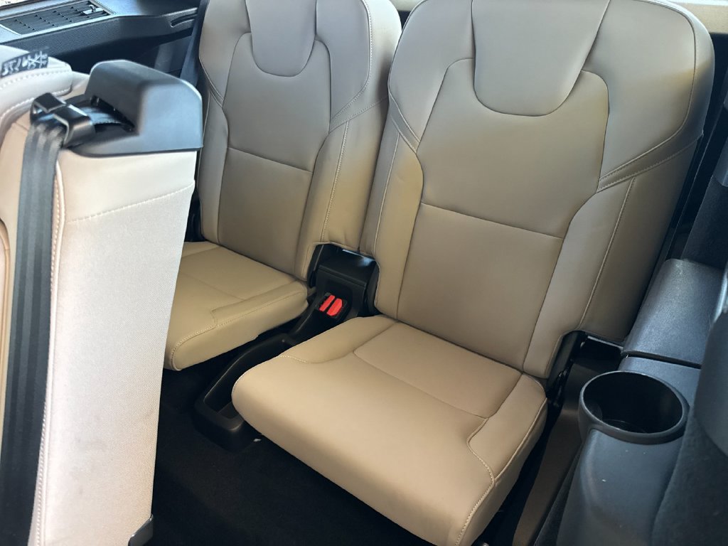 Certified 2026 Volvo XC90 B6 Plus AWD/4WD image 14