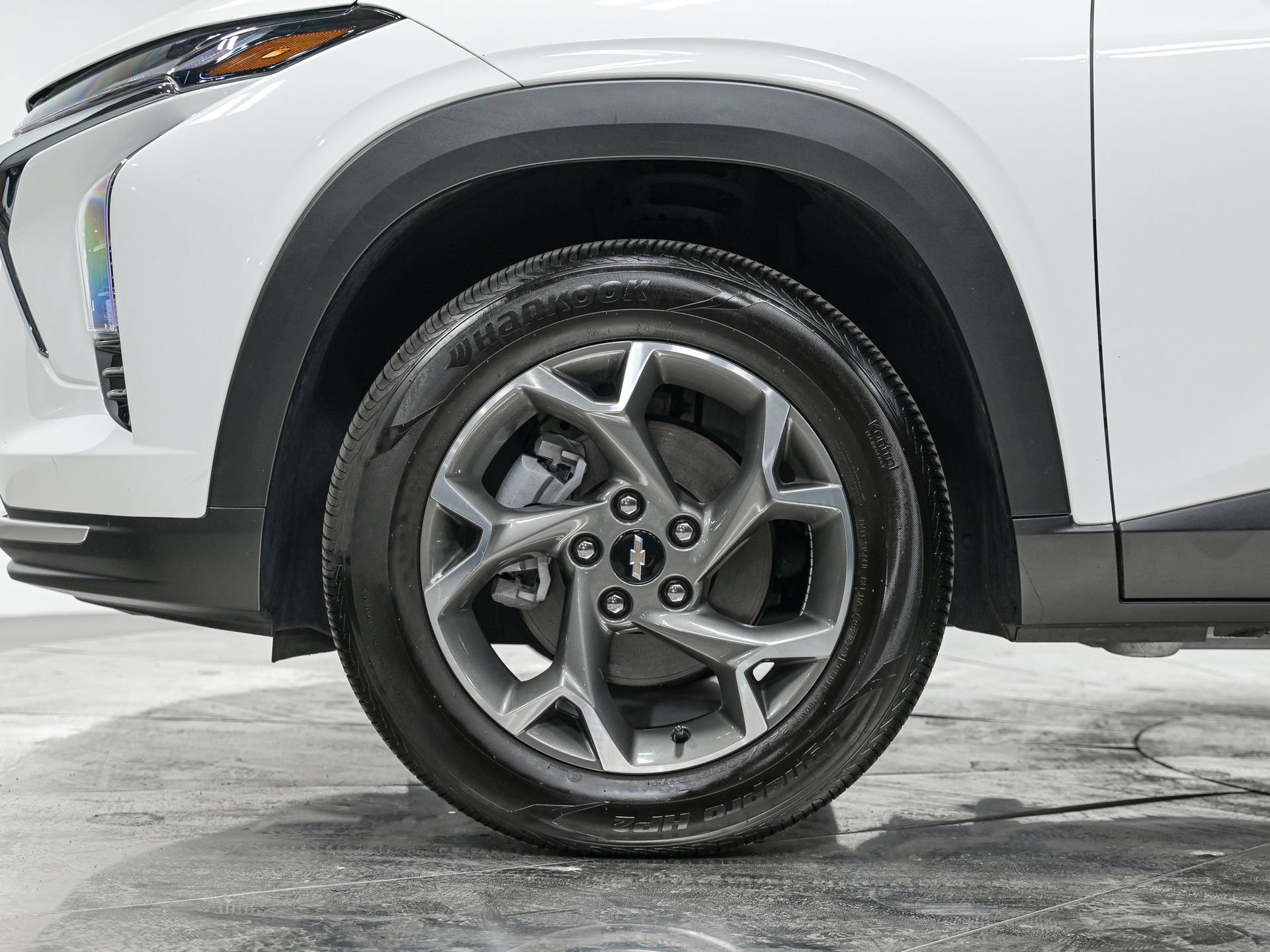 Used 2024 Chevrolet Trax LT FWD image 3