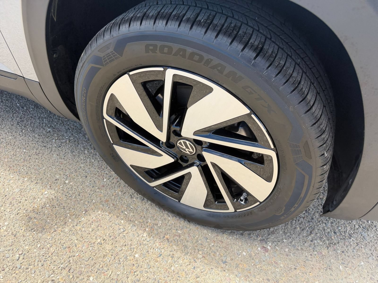 Used 2026 Volkswagen Atlas SE FWD image 32
