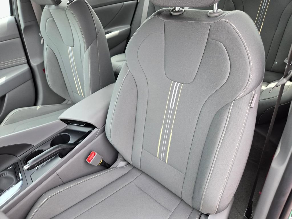 New 2026 Hyundai Elantra Sport FWD image 15