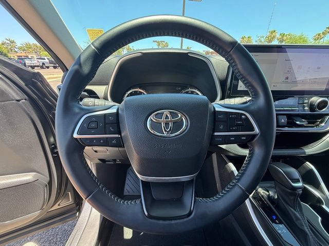 Used 2023 Toyota Highlander XLE FWD image 27