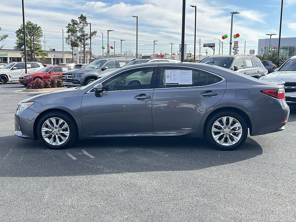 Used 2015 Lexus ES 300h image 6