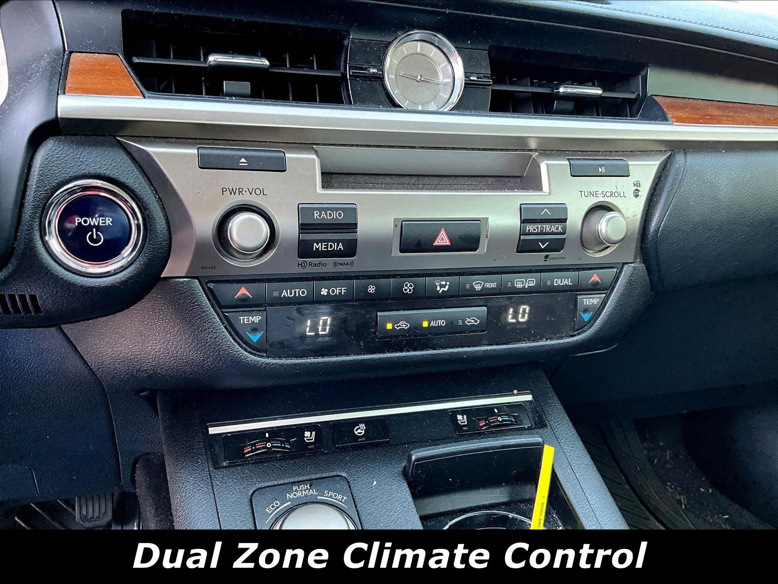 Used 2015 Lexus ES 300h w/ Premium Package w/Bamboo Trim FWD image 14
