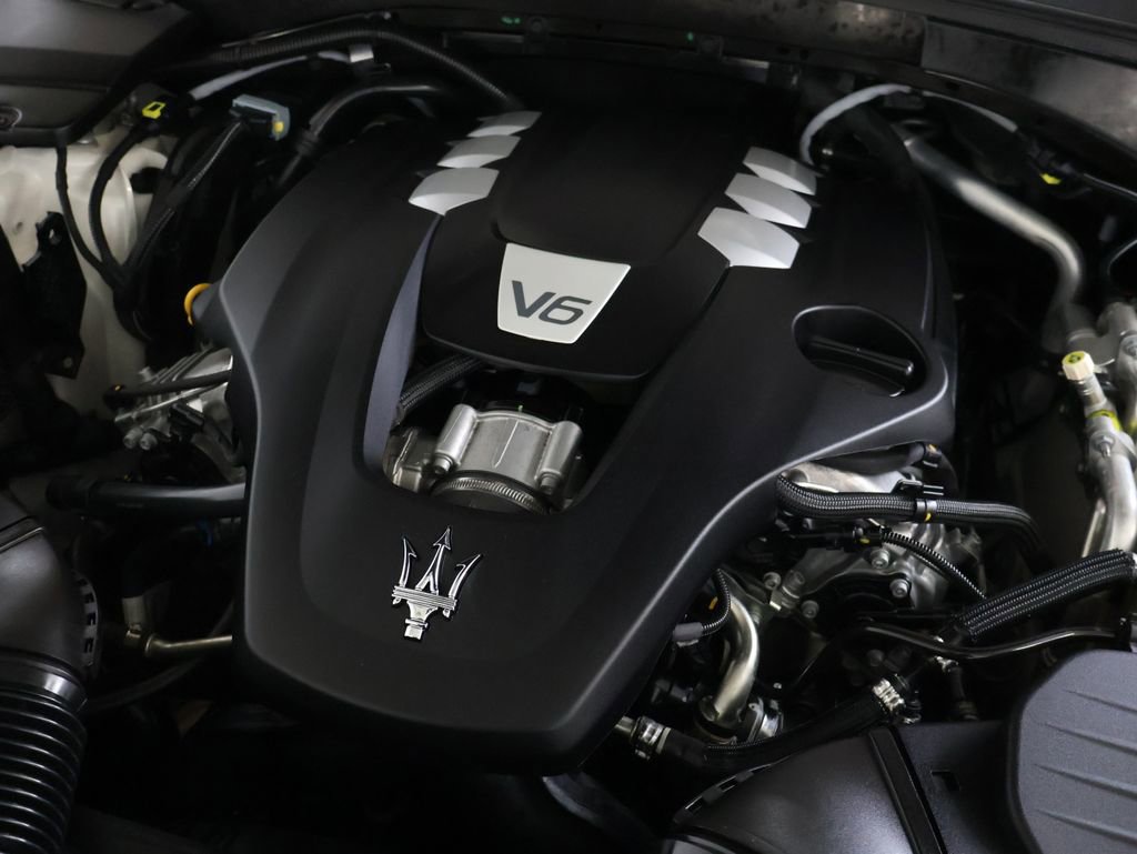 Used 2020 Maserati Levante image 24