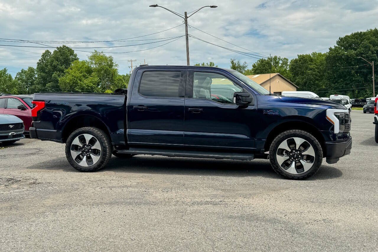 Used 2024 Ford F150 Lightning Platinum AWD/4WD image 2