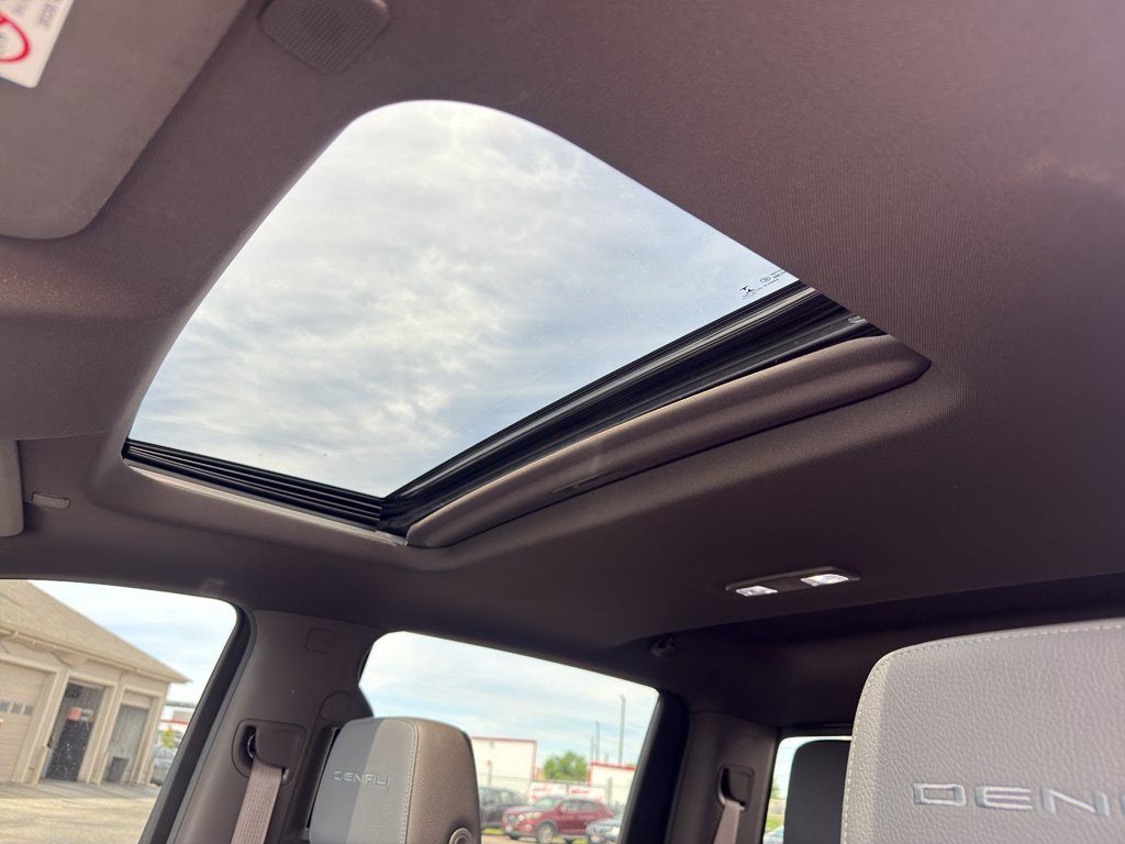 Used 2020 GMC Sierra 2500 Denali w/ Denali Ultimate Package AWD/4WD image 12